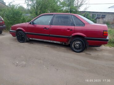 Volkswagen: Volkswagen Passat: 1988 г., 1.9 л, Механика, Бензин, Седан