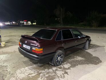 Volkswagen: Volkswagen Passat: 1991 г., 1.8 л, Механика, Газ, Седан