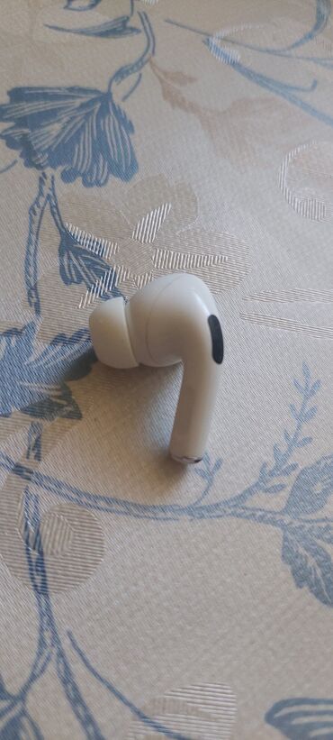 airpods qulaqcıq: Airpods pro sol qulaqciq islekdir