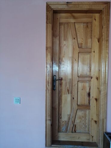 islenmis qaplar: Qapı 50m 1 ededi ❗ Eni 80 hün.2,15 təmiz taxtadı Ünvan Zirə qəs ✨
