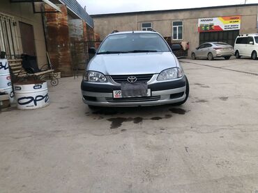 трактор 82 2: Toyota Avensis: 2000 г., 1.8 л, Механика, Бензин, Универсал