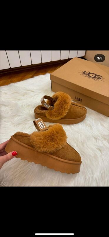 zenska odela martini vesto: Ugg slippers