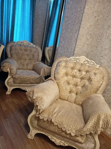 İşlənmiş, Divan, 2 kreslo, Divan, Bazasız, Açılmayan