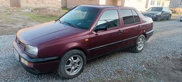 Volkswagen: Volkswagen Vento: 1993 г., 1.8 л, Механика, Бензин, Седан