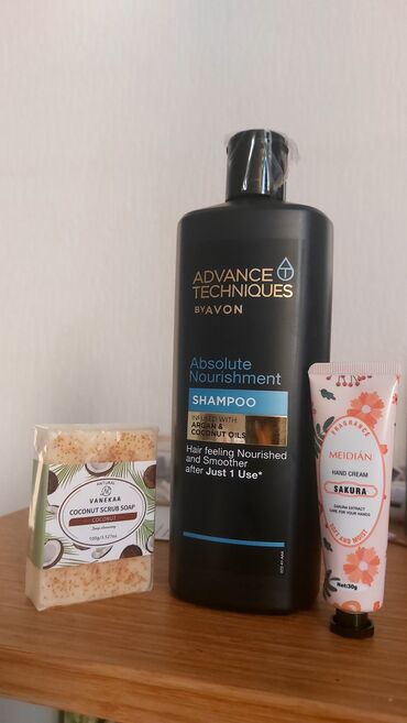 Saç şampunu, Avon, Hər növ saçlar üçün, Yeni, Ünvandan götürmə