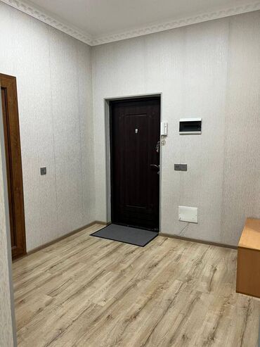 Uzunmüddətli kirayə mənzillər: İnşaatçılar metrosunun çıxışında, 14 mərtəbəli binanın 10-cu — 2