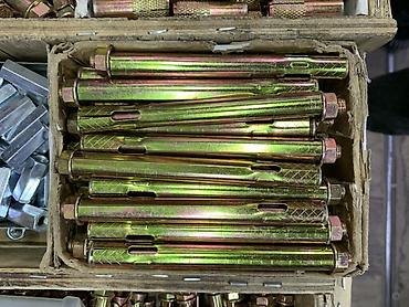 Анкерные болты распорные с гайкой (гильза с прорезями), оцинкованные