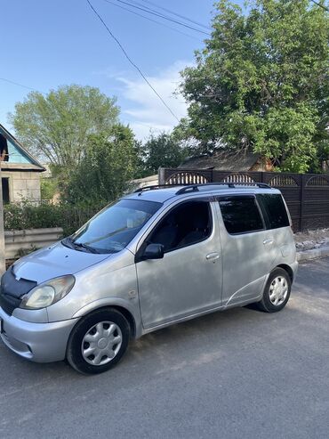 продаю toyota vitz: Toyota Yaris Verso: 2000 г., 1.5 л, Механика, Бензин, Хэтчбэк