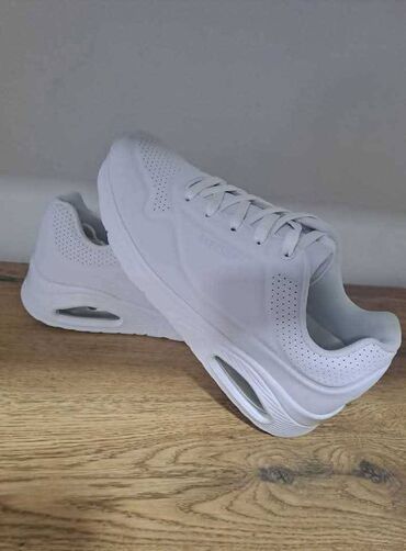 nike react patike: Skechers, 38, bоја - Bela