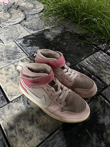 найк nike: Детские кроссовки Nike Jordan (высокие) - Размер: ориентировочно для — 1