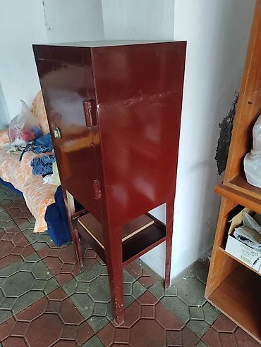 ofis əşyaları: Metall Seyf – qırmızı rəngdə, ayaqlı model - Material: tam metal — 2