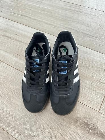 Бутсы: Кеды под adidas samba, б/у, размер 38,5-39
Unisex — 3