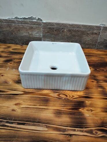 Moydadırlar: Üstəqoyma (countertop) hamam otağı çanaqları Model çeşidləri: -