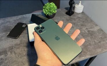 Apple iPhone: IPhone 11 Pro Max, Б/у, 256 ГБ, Зеленый, Зарядное устройство, Защитное стекло, Чехол, 98 %