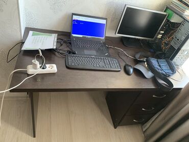офисный столы: Офисный Стол, цвет - Коричневый, Б/у