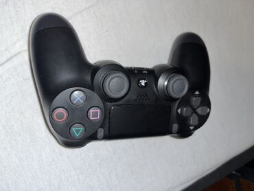 PS4 (Sony Playstation 4): Dzojstik za Ps 4 original

Dzojstik je Bukvalno kao nov nigde ogreban