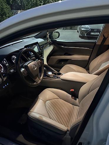 corolla 2018: Toyota Camry: 2021 г., 2.5 л, Вариатор, Гибрид, Седан — 8