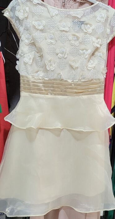 белый платье: Вечернее платье, Коктейльное, Короткая модель, Атлас, Без рукавов, XS (EU 34)