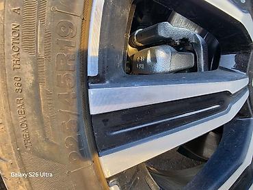 диска макси: **Колеса в сборе 225/45 R19** **Шины:** * Производитель: Crossleader — 2