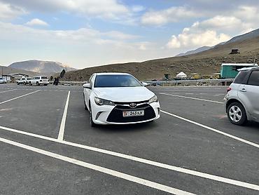 авто бизнес: Toyota Camry - Просторный 5‑местный седан с тканево‑кожаной отделкой — 4