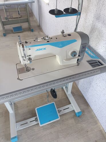 поко f4 jt: Швейная машина Jack, Компьютеризованная, Полуавтомат
