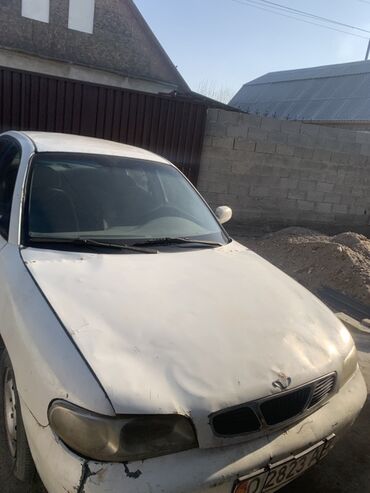 Daewoo: Daewoo Nubira: 1996 г., 1.5 л, Механика, Бензин, Седан — 5