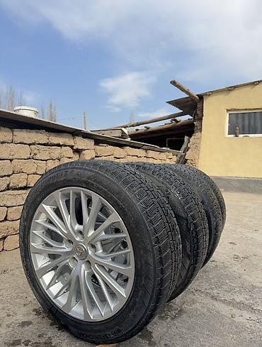 var: Колеса в сборе 215 / 55 / R 17, Зима, Б/у, Комплект, Легковые, Литые, отверстий - 5 — 1