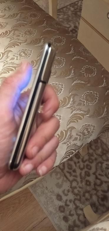 nokia 2010: Nokia 6700 Slide, Düyməli — 3