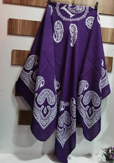 Baş geyimləri: Kəlağayılar. Bu kəlağayıların içi boş K hərfi ilə yazılıdı. Materialı — 14