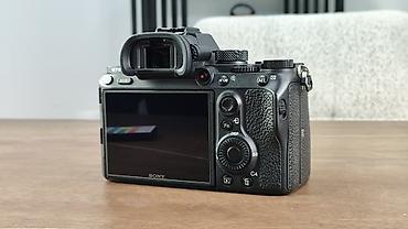Фото и видеокамеры: Şəxsi istifadə etdiyim Sony A7III satılır. Kamera həm texniki, həm də — 2
