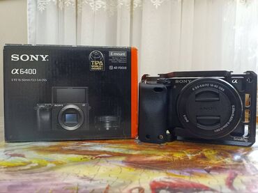 Fotokameralar: Sony A6400 fotoaparatı + kit obyektiv (16-50mm) + SmallRig cage +