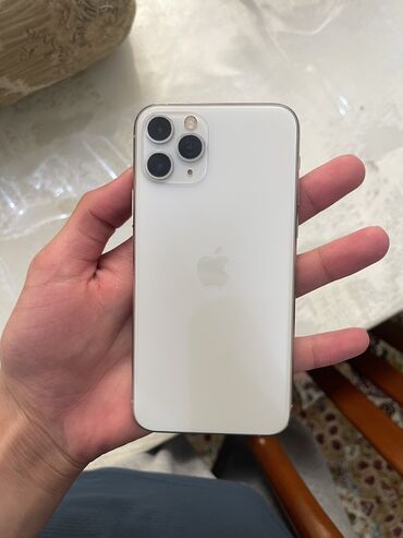 Apple iPhone: IPhone 11 Pro, Б/у, 64 ГБ, White Titanium, Зарядное устройство, Защитное стекло, Чехол, 73 %
