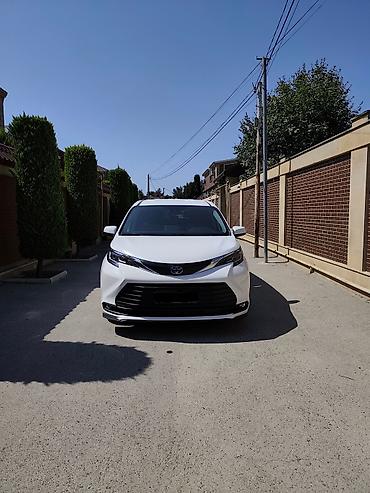 afdamabiler: Toyota Sienna: 2.5 l | 2021 il Van/Minivan — 2