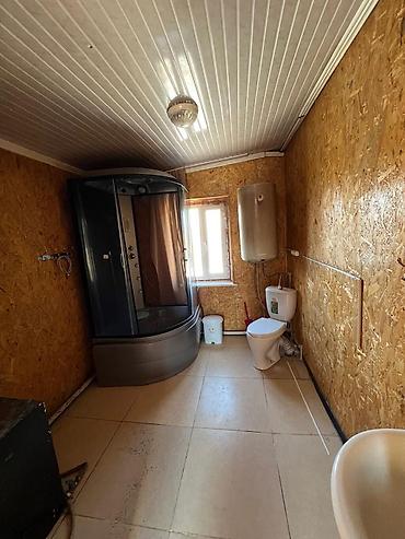 Продажа коттеджей и домов: Продаётся уютный кирпичный дом в центре села Кунтуу Вторая улица от — 7