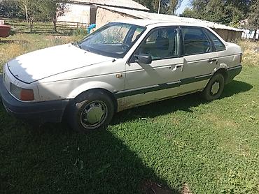 Унаа: Volkswagen Passat: 1990 г., 1.8 л, Кол менен иштөөчү, Бензин, Седан — 1