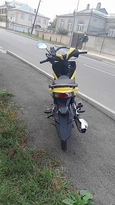 Moped/Motosiklet – Sarı-qara sport dizayn - Korpus: aqressiv xətlərə