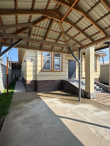 Продажа коттеджей и домов: Продаётся уютный и современный дом в ж/м Ак-Орго! Общая площадь дома — — 2