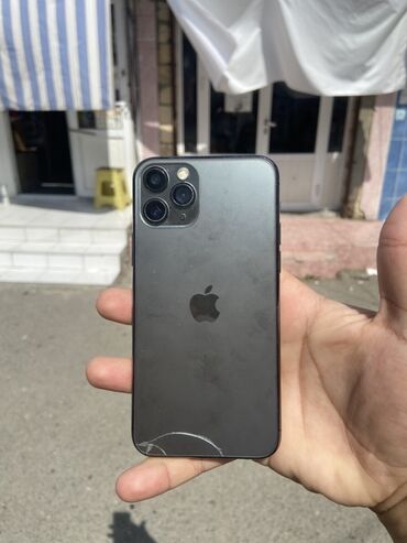 apple 13 pro max: IPhone 11 Pro Max, 256 GB, Qara, Qırıq