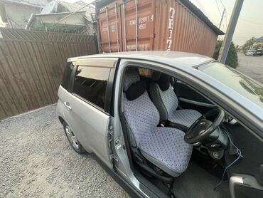 срочно продаю тойота: Toyota ist: 2003 г., 1.3 л, Автоматтык, Бензин, Хетчбек