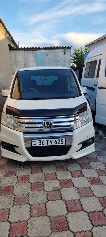 на продажу: Honda Stepwgn: 2010 г., 2 л, Вариатор, Газ, Вэн/Минивэн