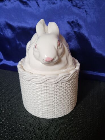 Kuhinjski setovi: Bombonijera nova,vintaz,zec. Sve na njoj odsjaj od svetla,nez — 2