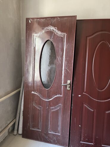 пластиковые двери ош: Глухая дверь, МДФ, Карусельная, Б/у, 210 *90, Самовывоз
