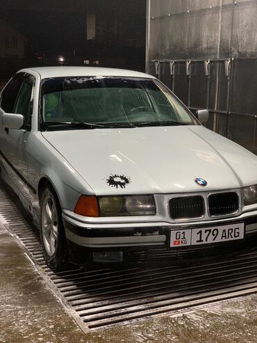 бмв 320 бу: BMW 320: 1991 г., 2 л, Механика, Бензин, Седан