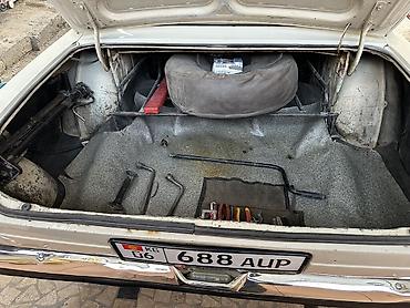 эшик б у: ГАЗ 24 Volga: 1988 г., 2.4 л, Кол менен иштөөчү, Бензин, Седан — 10