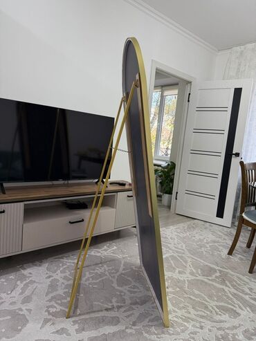 зеркала для парикмахеров: Напольное зеркало в полный рост с арочным верхом нам не подошло