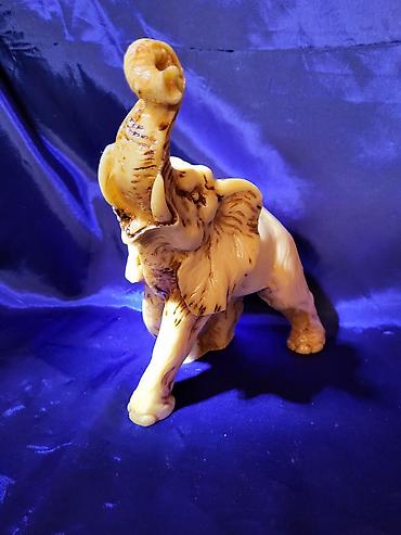 Figure: Figura nova slona iz 70,80ih godina. Figura slona po tradiciji — 2