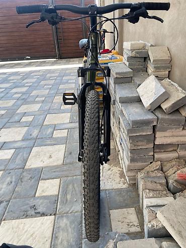 suntour: Mongoose 2024 Рама: алюминий размер М Вилка: suntour Тормоза — 3