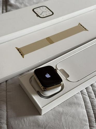 Apple Watch с золотистым корпусом + миланский петлевой браслет
