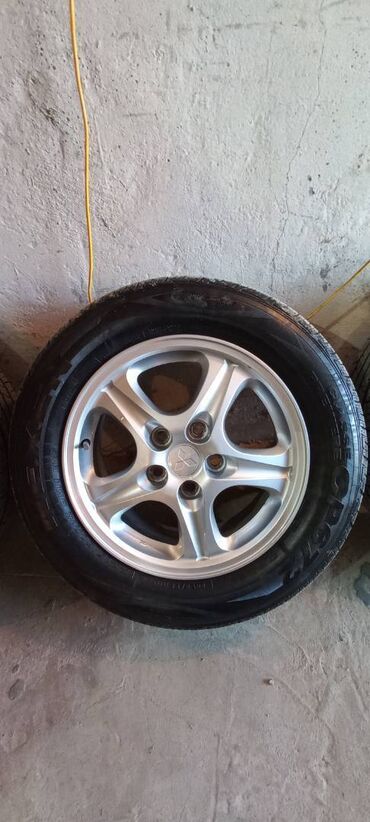 lapet təkəri: Salam ideal vəziyyətdə 4 eded 215 60 r16 diski+təkər satilir. Təkər