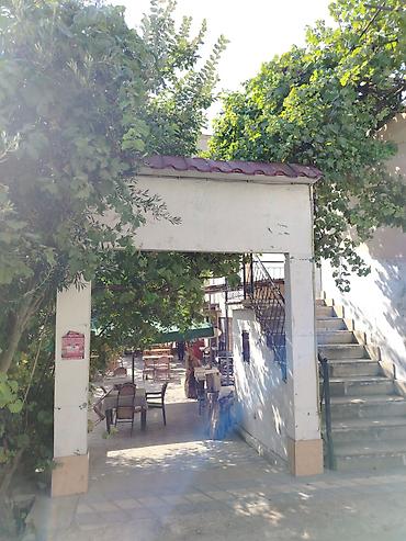 restoran hostes vakansiya: Kafeyə işci xanım axdarılır unvan badamdar — 1
